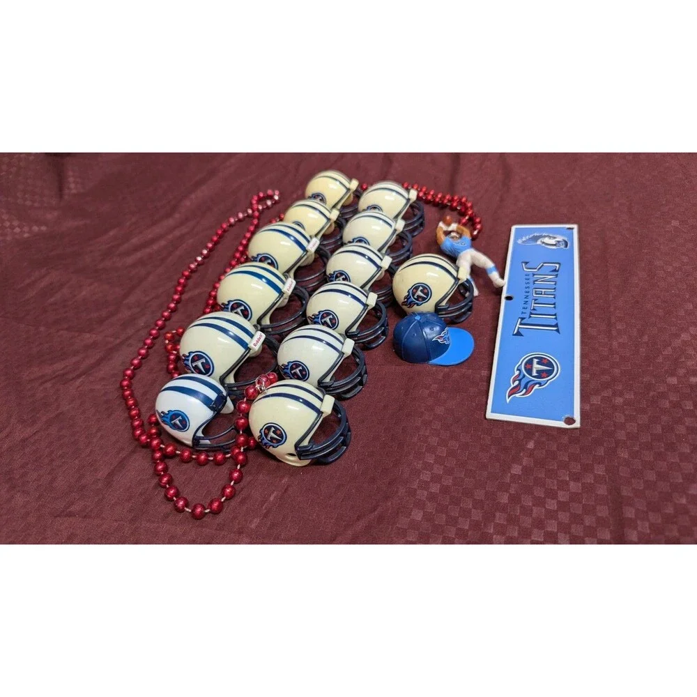 Tennessee Titans NFL Football Sticker Team Logo, Keychain mini helmets Lot Of 16